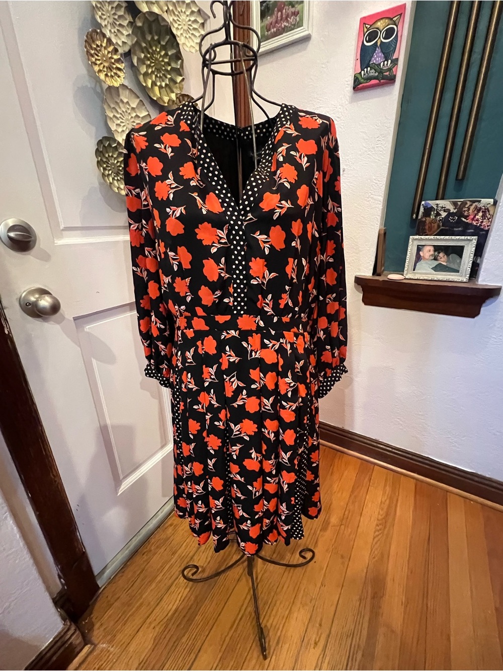 Anatole 10 Black & Red Floral V-Neck Long Sleeve Dress